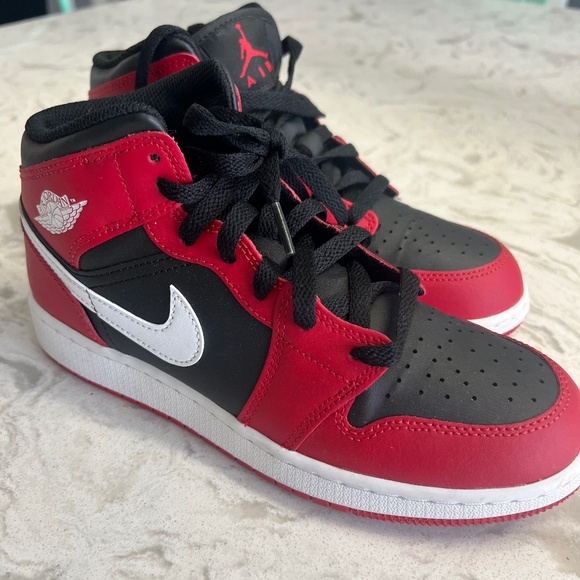 Jordan 1 mid - Picture 1 of 4